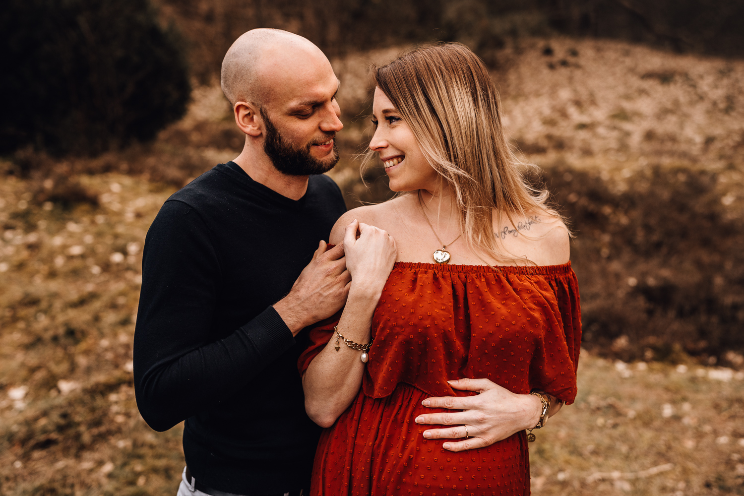 Babyauch-1 Shootingkleid Babybauchkleid Babybauchshooting Babybauch Babybauch Osnabrück Babybauch Münster Schwangerschaftsshooting Schwangerschaf Norderney Nordsee Lengerich Ibbenbüren Lichterglanzfotografie Osnabrück Lichterglanzfotografie Warendorf
