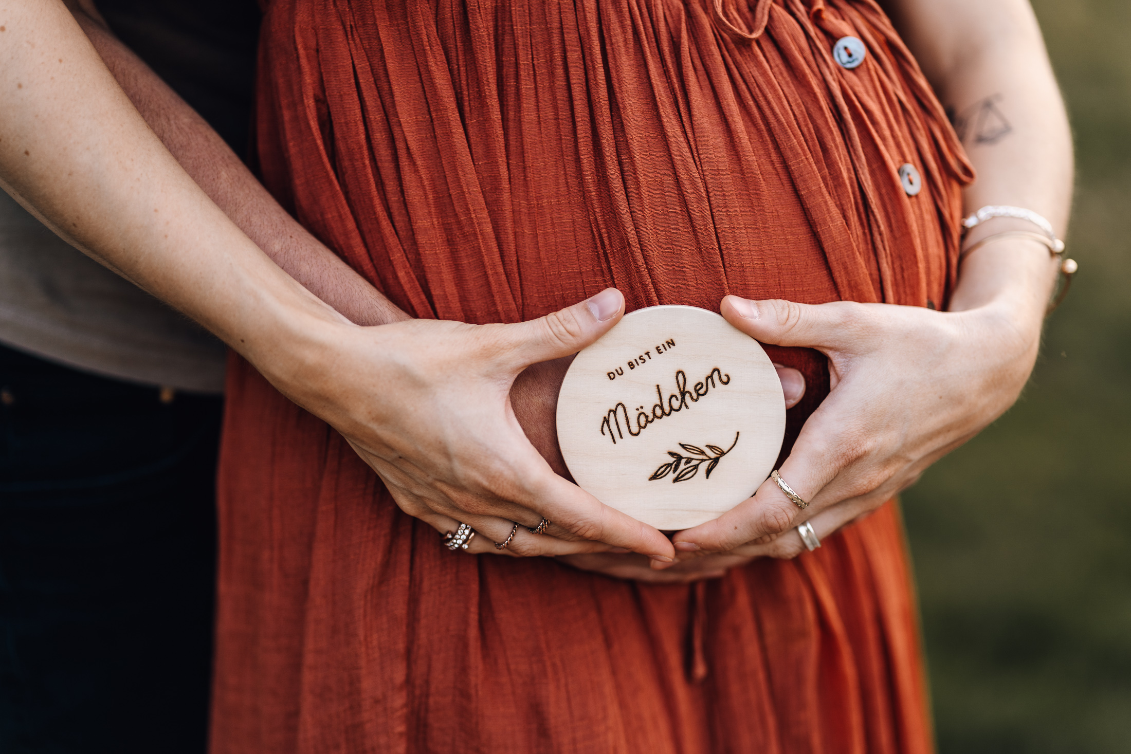 Shootingkleid Babybauchkleid Babybauchshooting Babybauch Babybauch Osnabrück Babybauch Münster Schwangerschaftsshooting Schwangerschaf Norderney Nordsee Lengerich Ibbenbüren Lichterglanzfotografie Osnabrück Lichterglanzfotografie Warendorf Eltern Baby Osnabrück Babyfotografie