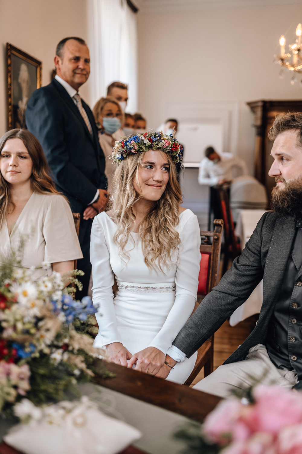 Gartenhochzeit Hochzeitsfotograf Osnabrück Hochzeitsfotografin Osnabrück Freie Trauungen Osnabrück Julian Hügelmeyer Osnabrück Hochzeitslocation Osnabrück Hochzeitsfotograf Münster Hochzeitsfotograf Hochzeitsfotograf Haus Marck standesamtliche Trauung Osnabrück Hochzeit Lockdown Hochzeit Corona Hochzeitsfotograf Ostbevern Lichterglanz Fotografie Wild Daisy Wedding Brautmomente von Frau Lehmann Sommerhochzeit Hochzeitsblog Mit Liebe kreiert Jakob J. Lübke