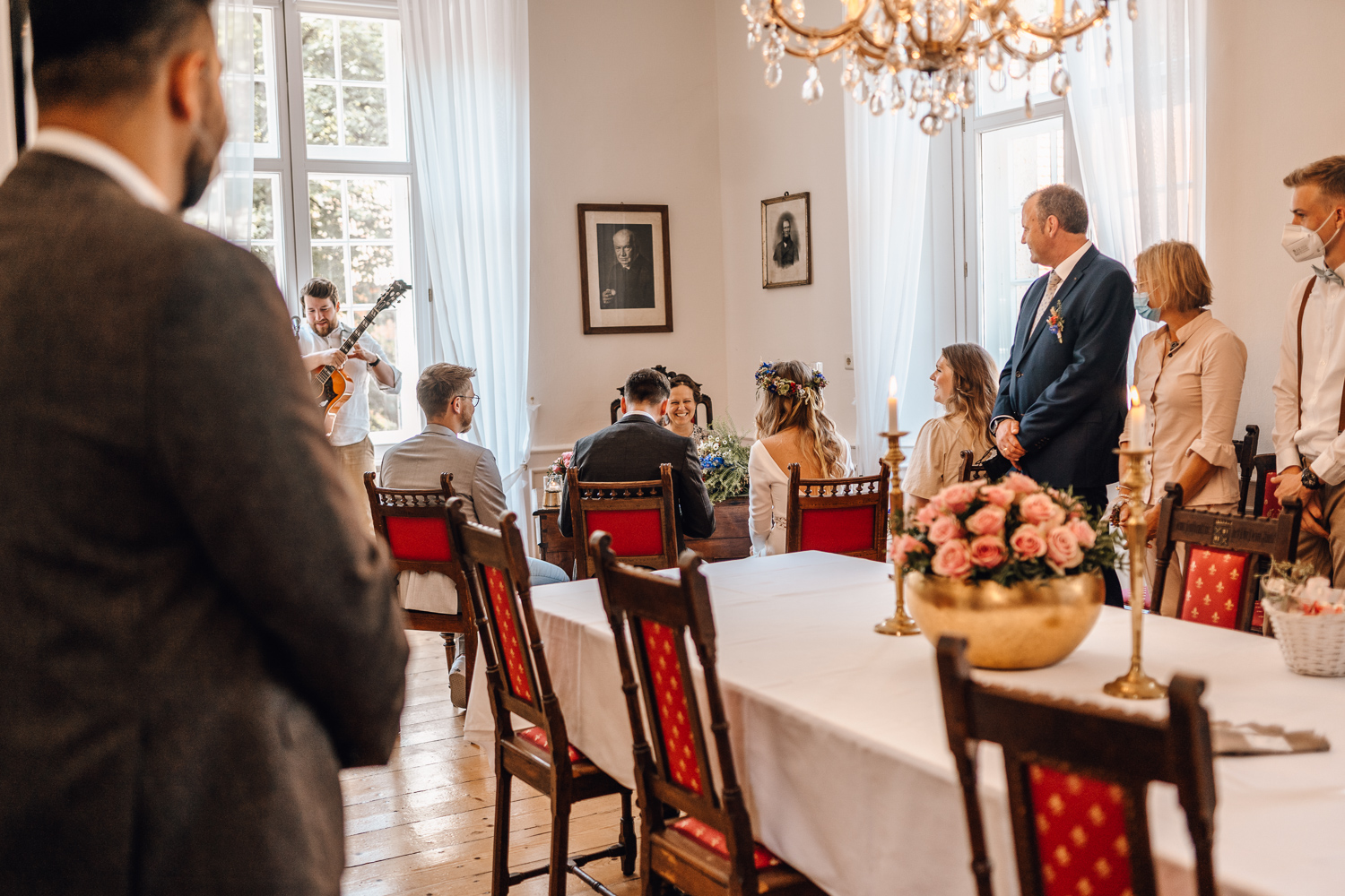 Gartenhochzeit Hochzeitsfotograf Osnabrück Hochzeitsfotografin Osnabrück Freie Trauungen Osnabrück Julian Hügelmeyer Osnabrück Hochzeitslocation Osnabrück Hochzeitsfotograf Münster Hochzeitsfotograf Hochzeitsfotograf Haus Marck standesamtliche Trauung Osnabrück Hochzeit Lockdown Hochzeit Corona Hochzeitsfotograf Ostbevern Lichterglanz Fotografie Wild Daisy Wedding Brautmomente von Frau Lehmann Sommerhochzeit Hochzeitsblog Mit Liebe kreiert Jakob J. Lübke