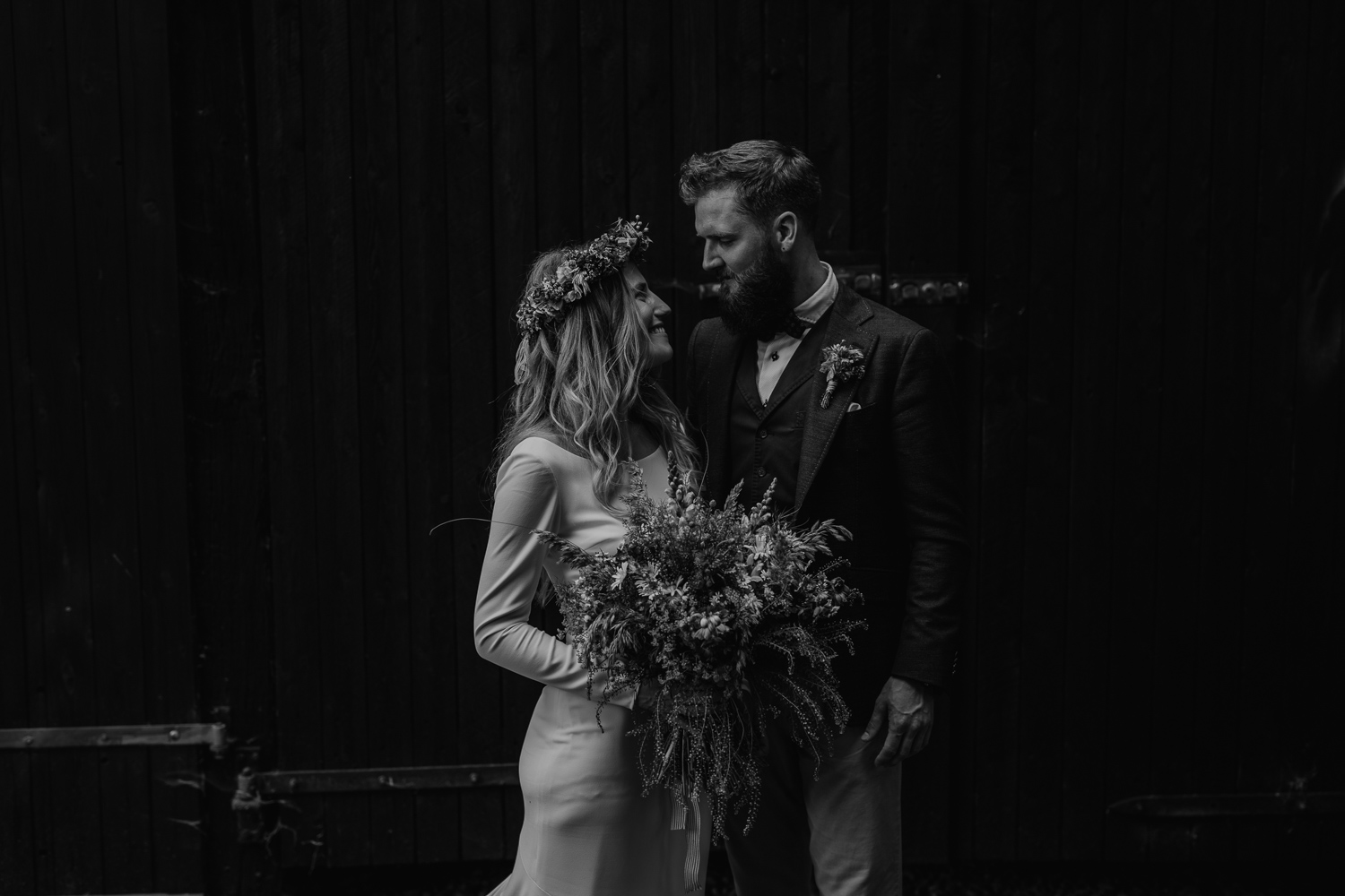 Gartenhochzeit Hochzeitsfotograf Osnabrück Hochzeitsfotografin Osnabrück Freie Trauungen Osnabrück Julian Hügelmeyer Osnabrück Hochzeitslocation Osnabrück Hochzeitsfotograf Münster Hochzeitsfotograf Hochzeitsfotograf Haus Marck standesamtliche Trauung Osnabrück Hochzeit Lockdown Hochzeit Corona Hochzeitsfotograf Ostbevern Lichterglanz Fotografie Wild Daisy Wedding Brautmomente von Frau Lehmann Sommerhochzeit Hochzeitsblog Mit Liebe kreiert Jakob J. Lübke