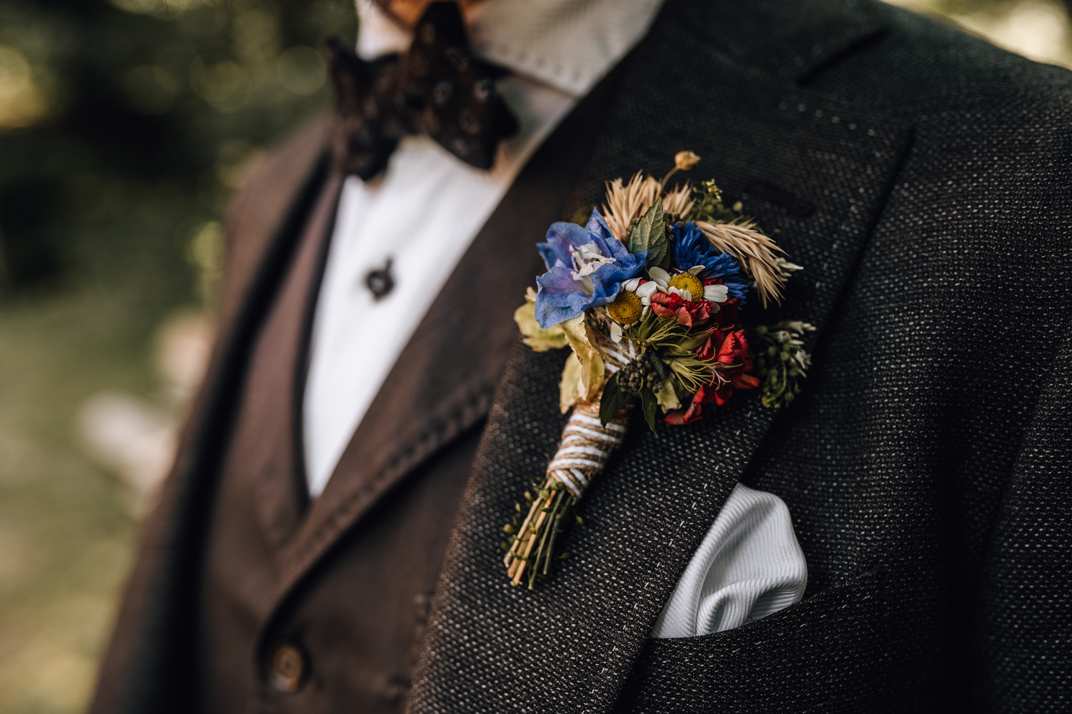 Gartenhochzeit Hochzeitsfotograf Osnabrück Hochzeitsfotografin Osnabrück Freie Trauungen Osnabrück Julian Hügelmeyer Osnabrück Hochzeitslocation Osnabrück Hochzeitsfotograf Münster Hochzeitsfotograf Hochzeitsfotograf Haus Marck standesamtliche Trauung Osnabrück Hochzeit Lockdown Hochzeit Corona Hochzeitsfotograf Ostbevern Lichterglanz Fotografie Wild Daisy Wedding Brautmomente von Frau Lehmann Sommerhochzeit Hochzeitsblog Mit Liebe kreiert Jakob J. Lübke