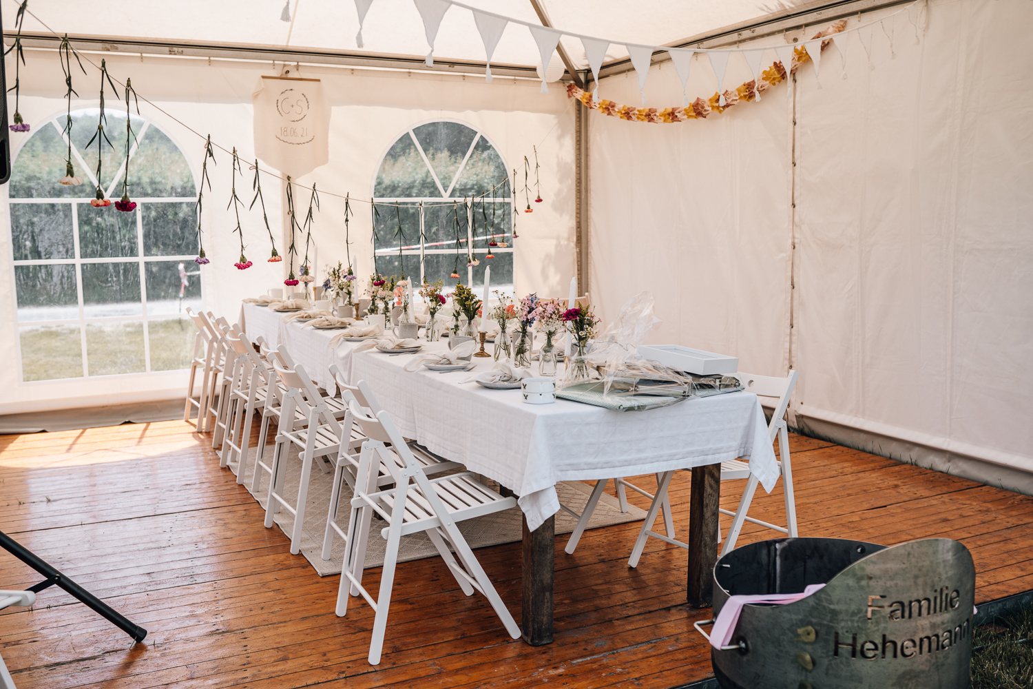 Gartenhochzeit Hochzeitsfotograf Osnabrück Hochzeitsfotografin Osnabrück Freie Trauungen Osnabrück Julian Hügelmeyer Osnabrück Hochzeitslocation Osnabrück Hochzeitsfotograf Münster Hochzeitsfotograf Hochzeitsfotograf Haus Marck standesamtliche Trauung Osnabrück Hochzeit Lockdown Hochzeit Corona Hochzeitsfotograf Ostbevern Lichterglanz Fotografie Wild Daisy Wedding Brautmomente von Frau Lehmann Sommerhochzeit Hochzeitsblog Mit Liebe kreiert Jakob J. Lübke