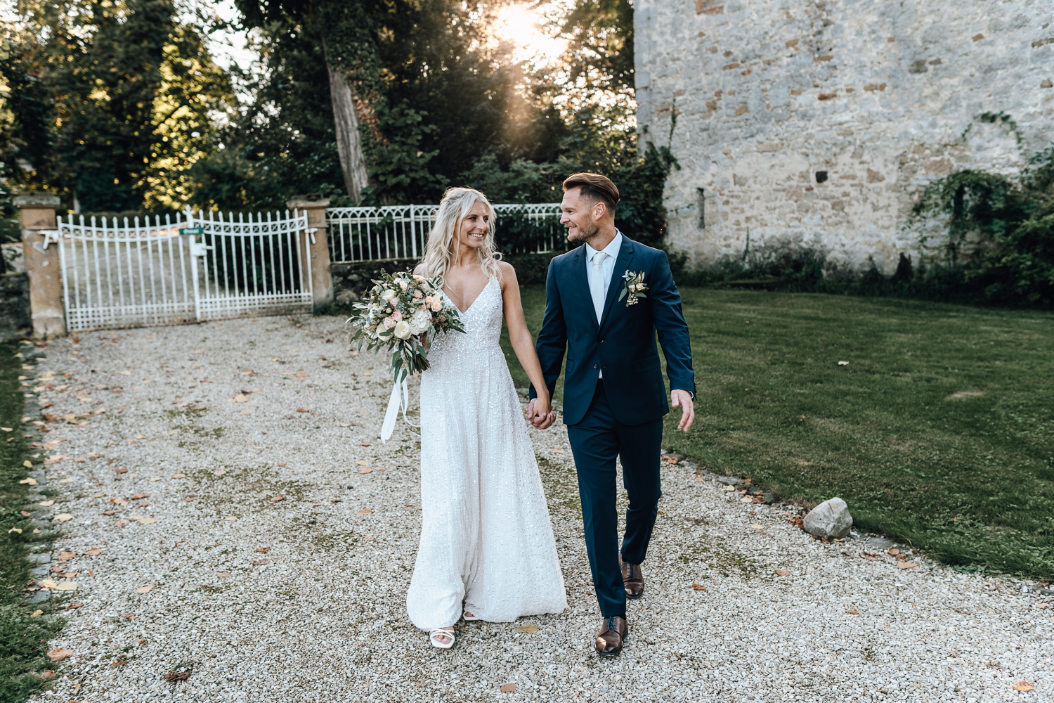HochzeitLeistung-1 Hochzeitsfotograf Osnabrück Hochzeitsfotografin Osnabrück Freie Trauungen Osnabrück Julian Hügelmeyer Osnabrück Hochzeitslocation Osnabrück Hochzeitsfotograf Münster Hochzeitsfotograf Hochzeitsfotograf standesamtliche Trauung Osnabrück Hochzeitsfotograf Ostbevern Lichterglanz Fotografie Wild Daisy Wedding Wild Bloom Factory Brautmomente von Frau Lehmann Sommerhochzeit Hochzeitsblog Mit Liebe kreiert Niedersachsen NordrheinWestfalen Heide Hof Frien Häserhof Häserhof Uchte After Wedding Shooting Hochzeitsglück Kristina Krug von Frau Lehmann Sarah Lehmann Hochzeit Norderney Hochzeit Sylt Nordseehochzeit Inselhochzeit Civil wedding standesamtliche Trauung